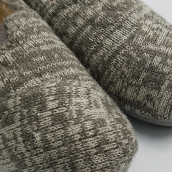 *BLACK FRIDAY SALE* TOMS Gray Knit Faux Fur Lined Flats sz 7.5 - Picture 5 of 5